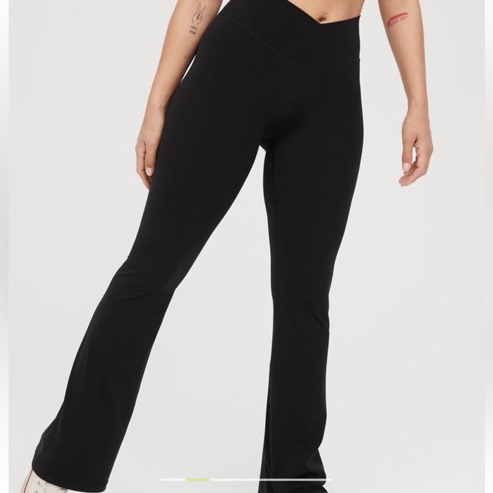 Aerie Crossover Flare Legging in True Black Size Large